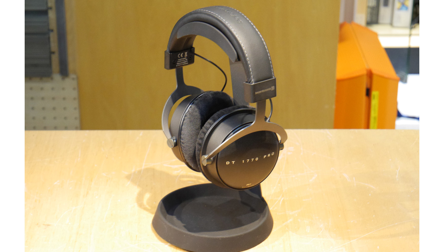 シルバー金具 beyerdynamic DT1770 PRO 密閉型モニターヘッドホン