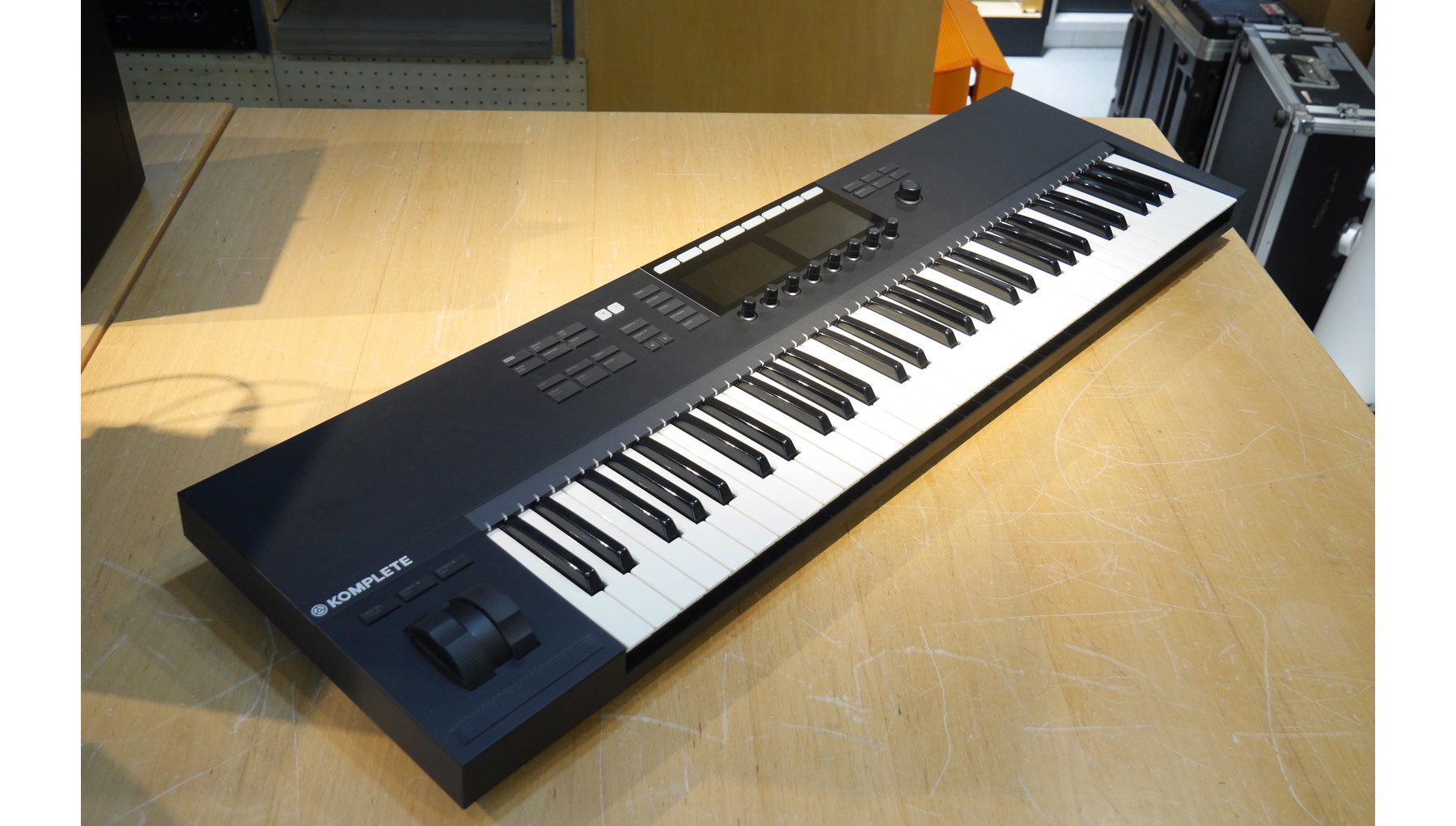 KOMPLETE KONTROL S61 MK2